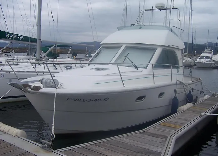 Πλωτό κατάλυμα Leyliley